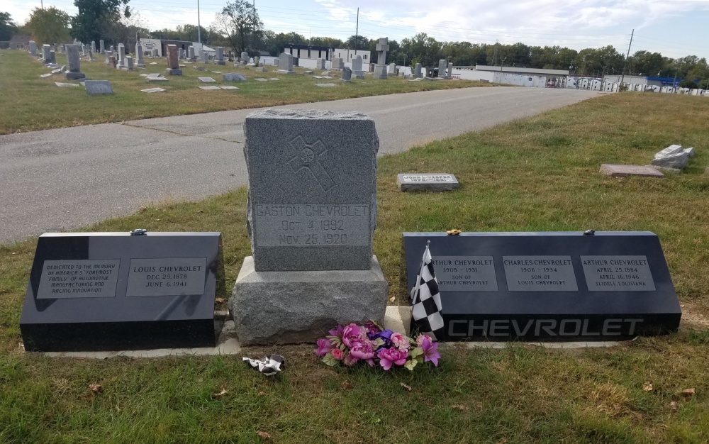 Two Graves Chevrolet 03